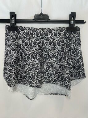 Capezio Curved Pull-On Skirt Ballet Dance Black and White Pattern Tween Large
